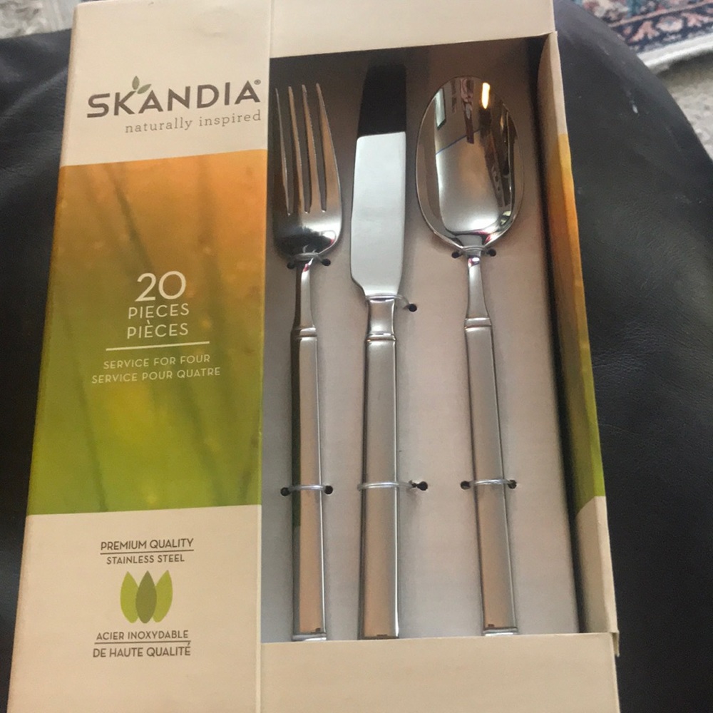 Skandia Hampton Forge Tableau Mirror 20 Piece Set